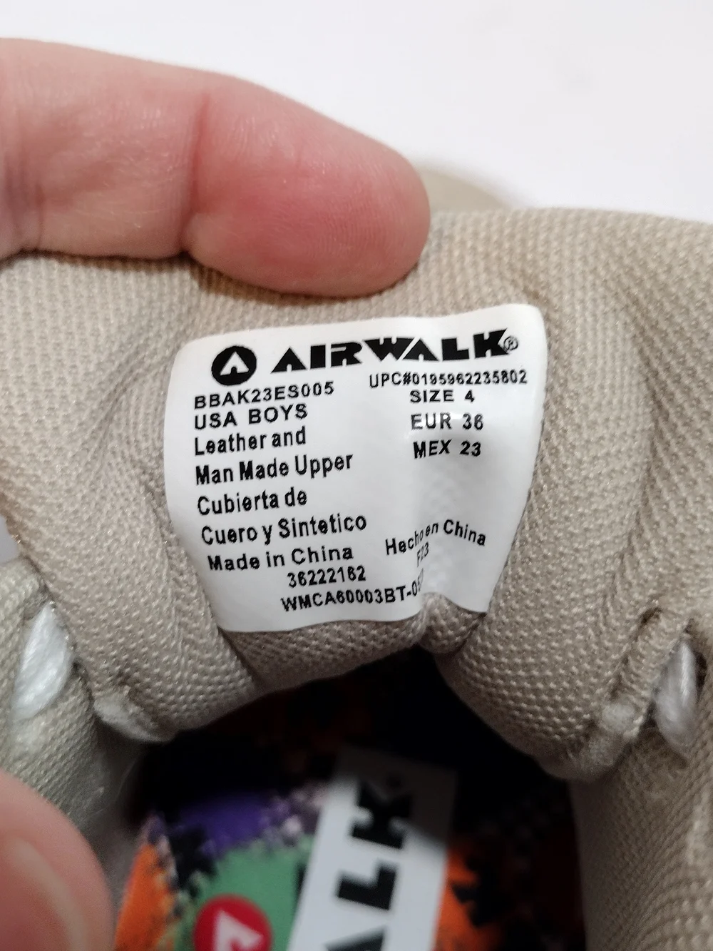 Airwalk Boys' High-Top Sneakers Size 4 NWOT